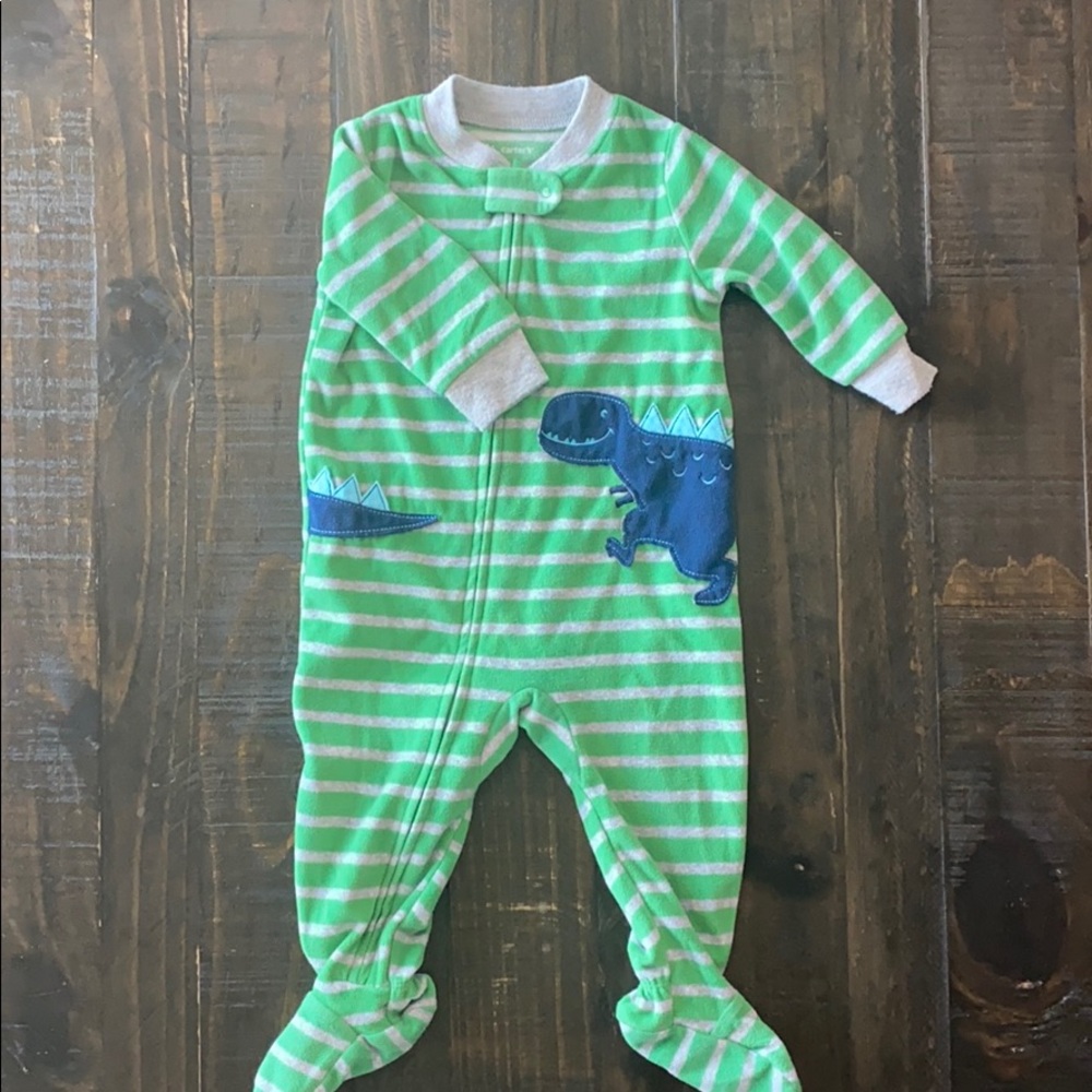 Carter’s jammies *6 month boys*